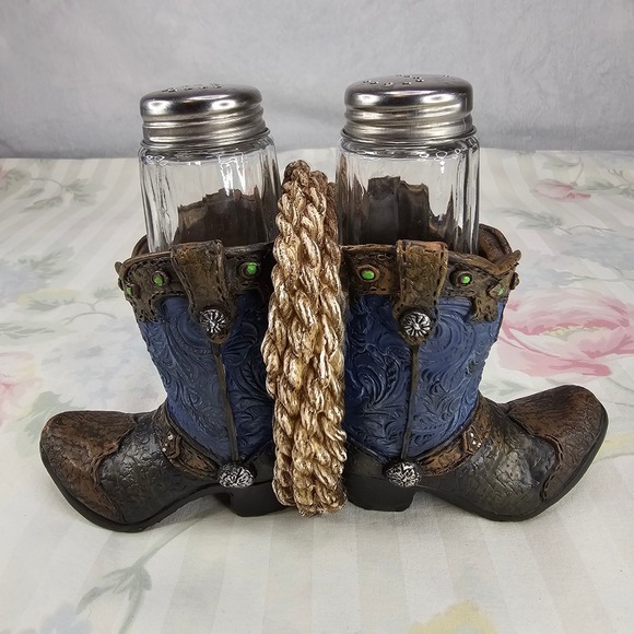 Rustic Cowboy Boot Salt and Pepper Shaker Holder with Rope‎ Accent - Picture 5 of 8